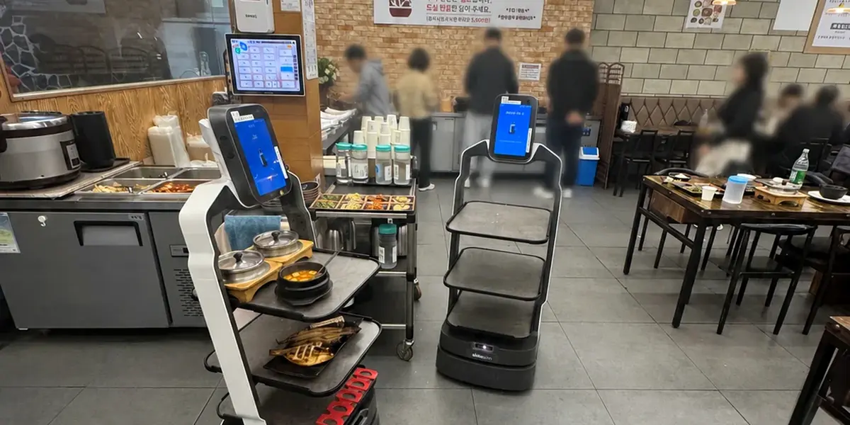 하남 직화촌 서빙로봇 2대 운영사례